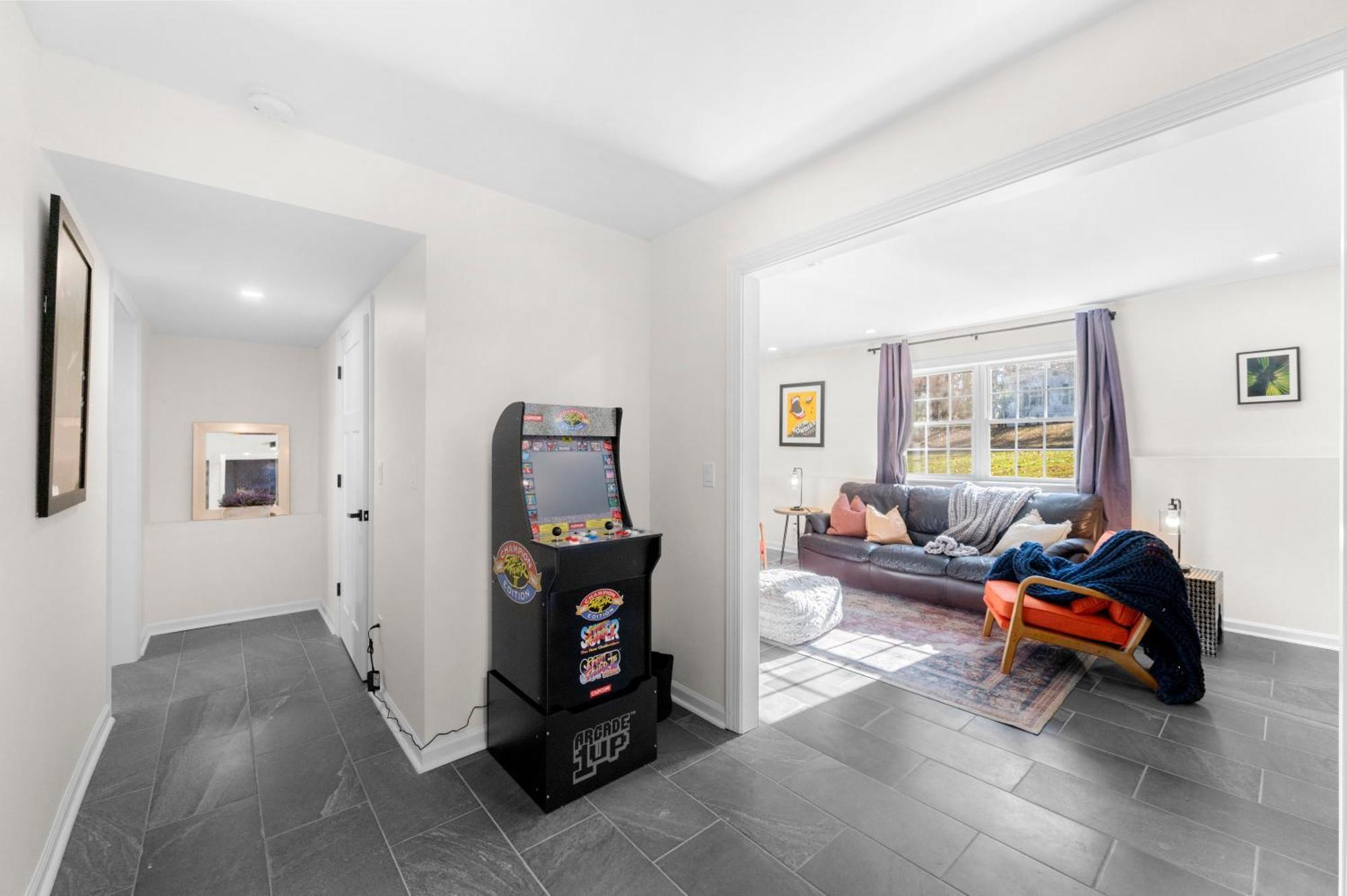Outdoor Projector, Arcade, Fire Pit, 2 Car Garage, 2 Living Rooms 斯内尔维尔 外观 照片