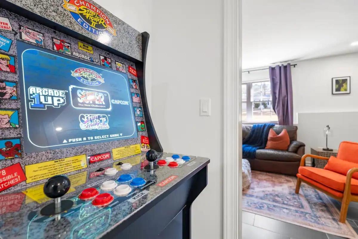 Outdoor Projector, Arcade, Fire Pit, 2 Car Garage, 2 Living Rooms 斯内尔维尔 外观 照片